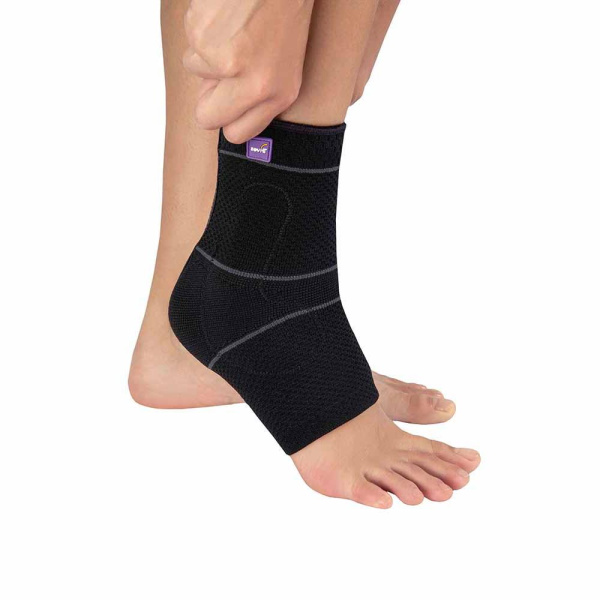 Бандаж компрессионный на голеностопный сустав с силиконовыми вкладышами Т-8610  Trives